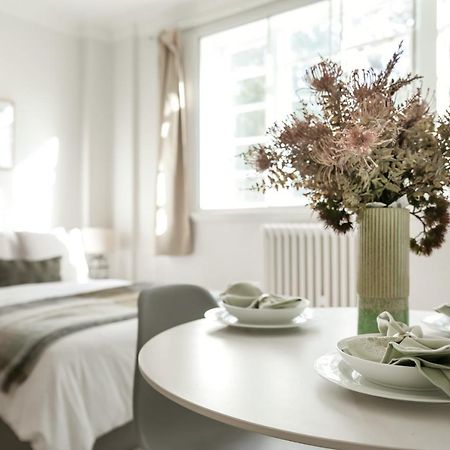 Beautifully Presented Centrally Located Studio Apartment Лондон Экстерьер фото