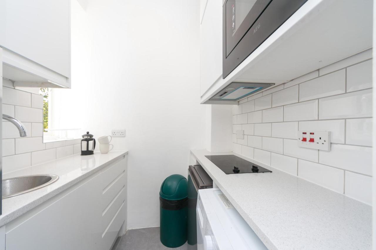Beautifully Presented Centrally Located Studio Apartment Лондон Экстерьер фото